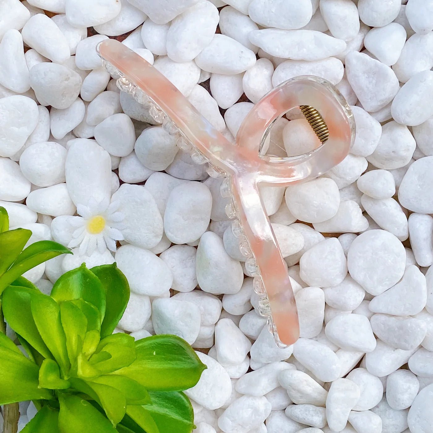 Pearl Garden Hair Claw - The Dragonfly Boutique