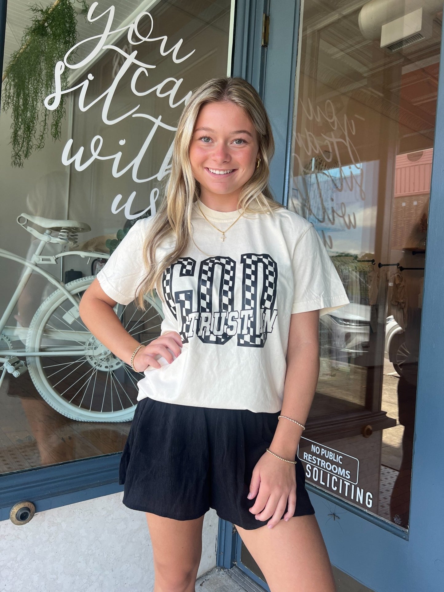 Trust in God Tee - The Dragonfly Boutique