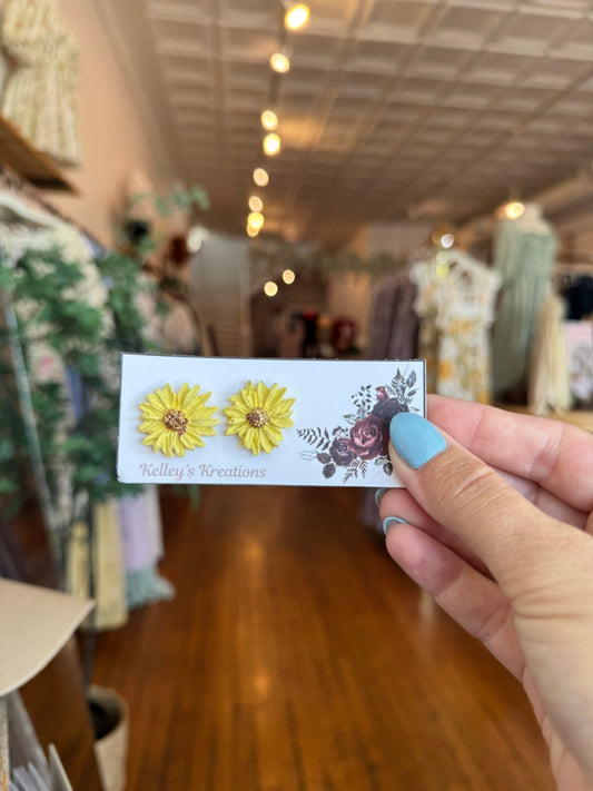 Daisy Studs - 2 Styles - The Dragonfly Boutique